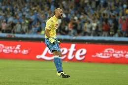 Sky - Reina e il consiglio ai raccattapalle del Napoli: grande gesto di sportivit&agrave; per Pepe