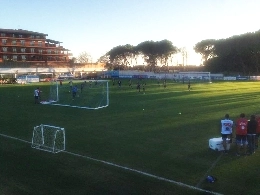 RILEGGI IL LIVE - Concluso l'allenamento pomeridiano: esercizi di possesso palla e pressing, poi partita. Zuniga col gruppo, niente partitella per Reina
