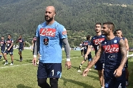 Reina, l'agente: Napoli &egrave; casa sua, vuole regalare un trofeo ai tifosi. E' un campione, merita di giocare