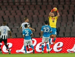 FOTO - Errore della Gazzetta: elogia Fiorentina ed Inter sui gol subiti, ma...dimentica il Napoli!