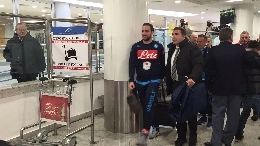 FOTOGALLERY CN24 - Azzurri in partenza per Genova: centinaia di tifosi a Capodichino, tutti gli scatti!