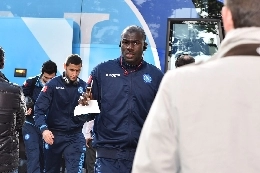 Koulibaly, l'agente: Sento spesso Giuntoli, stiamo lavorando al rinnovo. Il Napoli non ceder&agrave; i suoi giocatori, vuole solo acquistare