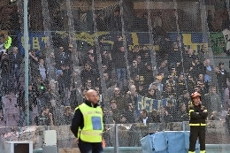 Da Verona - L'incredibile odissea dei 225 tifosi gialloblu: costretti a girare per ore, sono arrivati a Marcianise. Sono tornati alle 2!