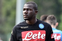 <i>RMC Sport</i> - Offerta del Chelsea per Koulibaly, sul difensore azzurro anche Arsenal ed Everton