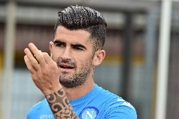 Hysaj: Se battiamo la Roma, dedicheremo la vittoria a Milik: siamo un gruppo fantastico. San Paolo da pelle d'oca. Napoli? Una citt&agrave; che va vissuta con il sorriso