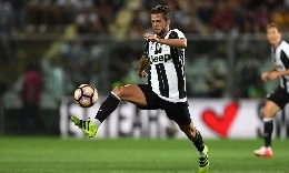 Juventus-Udinese, dopo Chiellini out anche Pjanic: Allegri cambia modulo e lascia in panchina Higuain