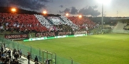 ANSA - Via libera per il Crotone, con ogni probabilit&agrave; il Napoli giocher&agrave; all'Ezio Scida: manca solo l'ok della Serie A