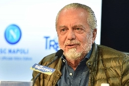 FOTO - De Laurentiis con Zola e Krol: Bellissima visita al San Paolo, due grandi campioni