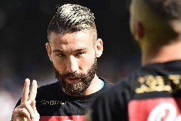FOTO - Picnic per Tonelli con la ragazza, simpatico lo scatto pubblicato su Instagram