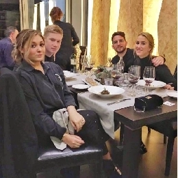 FOTO - Special Guest, Mertens porta De Bruyne e consorte in un posto speciale di Napoli