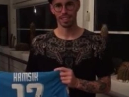 Hamsik dona la sua maglia per un'asta benefica (VIDEO)