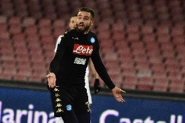 SKY - Chiriches pu&ograve; prendere il posto di Koulibaly, Pavoletti possibile titolare a scapito di Insigne. Sarri ha provato anche Rog mezz'ala