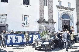 L'ultimo saluto a Roberto Fiore: al funerale presente lo stendardo del Napoli ed altri ex azzurri [FOTOGALLERY CN24]