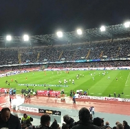 Il Cagliari non &egrave; la Juve, ma il San Paolo indosser&agrave; l'abito delle grandi occasioni: l'obiettivo &egrave; il secondo posto