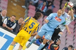 Rapporti tra il Napoli e i suoi ultr&agrave;: ecco cosa rischia il club