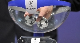 Playoff Champions, occhio al Siviglia: gli spagnoli in caso di ko mandano il Napoli in seconda fascia ai gironi!