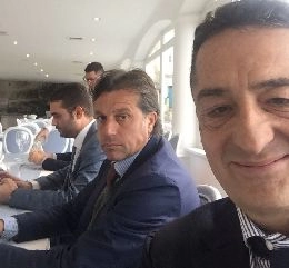 Iniziato il pranzo Uefa con gli amici dello Shakhtar. Cristiano Giuntoli ed Edo De Laurentiis a tavola da 'Giuseppone a Mare' [FOTO]