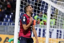 Cagliari, Pavoletti sbotta: Non frega un ca*** a nessuno se corro in campo, vogliono i gol. M'insultano per il fantacalcio!