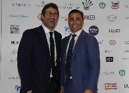 Fondazione Cannavaro-Ferrara, splendida iniziativa: all'asta maglie per aiutare le famiglie bisognose, tanti campioni uniti per Napoli. C'&egrave; anche Insigne