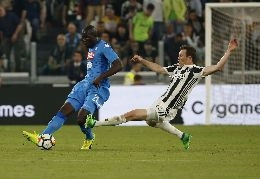 UFFICIALE - L'ex Juventus Lichtsteiner si ritira dal calcio: Ho deciso, ora basta