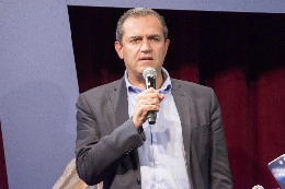 de Magistris: Giocare senza spettatori non &egrave; calcio, queste partite sembrano degli allenamenti...
