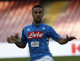 Ancora un cambio per il Napoli: standing ovation per Mertens, al suo posto entra Ounas