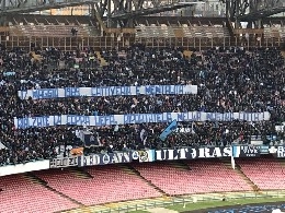 Non &egrave; il momento di mollare, vogliamo continuare a sognare! Rialzate la Coppa UEFA, riportatela in citt&agrave;: romantico striscione esposto dalla Curva B! [FOTO]