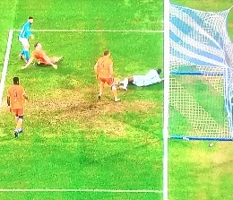Insigne gonfia la rete all'11' ma Pairetto al VAR blocca tutto: gol annullato per fuorigioco [FOTO]