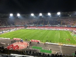 Gazzetta - Stasera solo in 15mila al San Paolo, ma a marzo si pu&ograve; svoltare: la  Juve ed i possibili ottavi di Coppa sveglieranno la citt&agrave;?