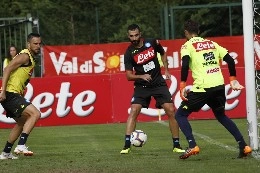 Napoli-Atalanta, i convocati di Ancelotti: out Maksimovic! Ancora fuori Albiol ed Ounas