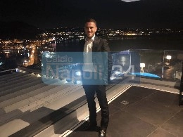 ESCLUSIVA - Veretout pazzo di Napoli, proposta di matrimonio in citt&agrave;: ulteriore indizio, dopo Sabrina dir&agrave; s&igrave; anche agli azzurri? [FOTO]