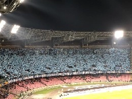 Droga allo stadio al San Paolo, Il Mattino racconta: Come le Vele di Scampia: bustine di hashish, marijuana e <i>pallini</i> di coca a 25 euro
