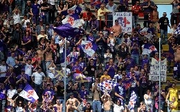 Lavali col fuoco ed odio Napoli, soliti cori beceri da parte dei tifosi della Fiorentina