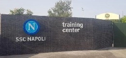 Restyling al centro sportivo di Castel Volturno: facciata esterna ristrutturata [FOTO]