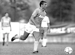La SSC Napoli fa gli auguri a Bruno Giordano per i suoi 63 anni: Buon compleanno