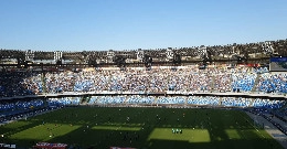 San Paolo in festa per la Champions, Tuttosport: si pu&ograve; arrivare anche a 50mila presenze, i tifosi hanno preso una decisione
