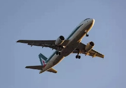 Coronavirus, clamoroso negli USA: 16enne napoletano bloccato in aeroporto di New York da giorni