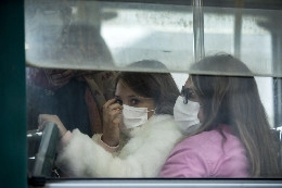 Coronavirus, l'allarme di Federfarma: Mancano mascherine, guanti e alcol: le grandi quantit&agrave; promesse non sono arrivate