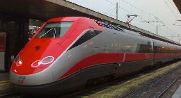 Coronavirus, le novit&agrave; imposte da Trenitalia a bordo: tutti i dettagli