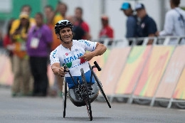 Zanardi in condizioni stabili, cautela dei medici sul risveglio