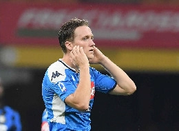 Cartellino giallo per Zielinski: il polacco stende Leo Messi
