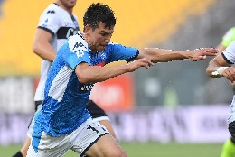 Parma-Napoli, ammonizione per Bruno Alves: brutto fallo su Lozano