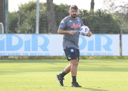 SSC Napoli, il report dell'allenamento: Lozano in gruppo, personalizzato in campo per Manolas e palestra e piscina per Petagna