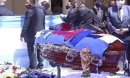 Morte Maradona, clamorosa indiscrezione: sarebbe stato ucciso da un cocktail di farmaci!