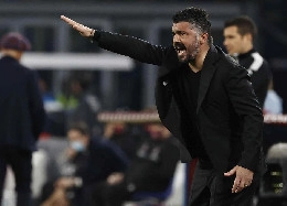 Gazzetta - 19 gare in 63 giorni, nessuno in Italia ha giocato quanto il Napoli