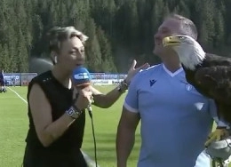 Lazio-Triestina, Olympia becca la giornalista di Sportitalia: Ha capito la mia fede [VIDEO]