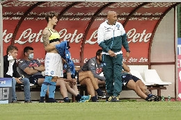 Lucariello: Il Napoli non &egrave; la Pro Parrocchia, le nuove maglie arriveranno. Puntiamo su Zanoli e Gaetano