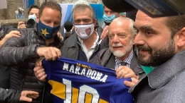De Laurentiis: Maradona &egrave; eterno, lavoriamo gi&agrave; per migliorare lo stadio. Peccato non averlo qui con noi... [FOTO & VIDEO CN24]