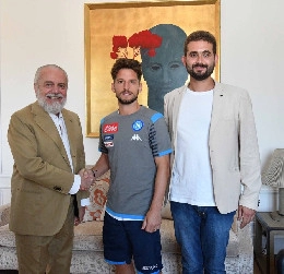 Gazzetta annuncia: Mertens ha accettato il rinnovo, i dettagli