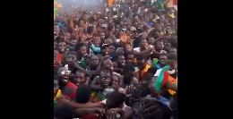 Senegal, accoglienza da brividi in patria per Koulibaly e compagni: gente pazza di gioia! [VIDEO]